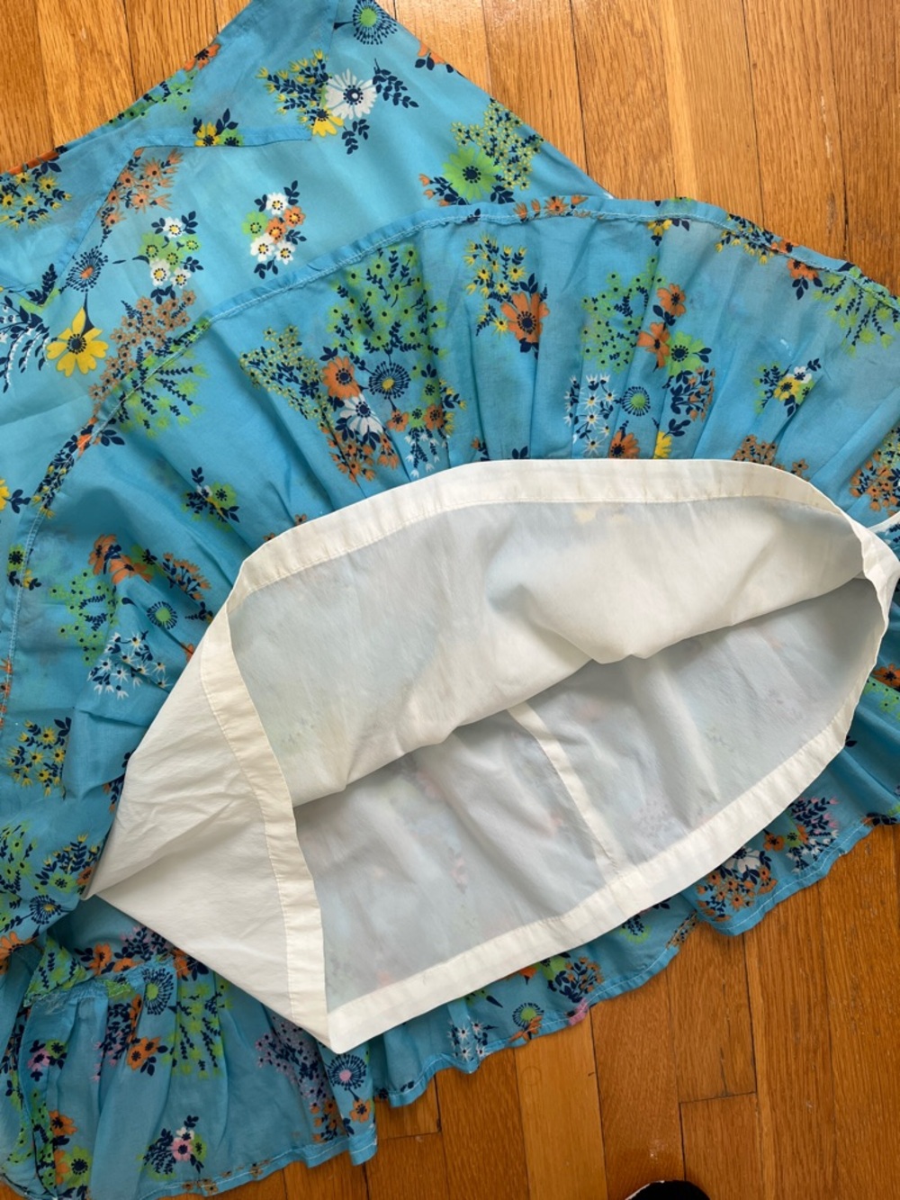 Vintage 1970s Handsewn Ruffle Hem Blue Floral Skirt 26” Waist Fully Lined - Picture 5 of 14
